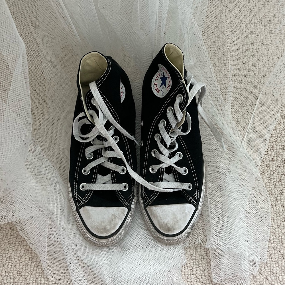 Black Converse All-Stars!